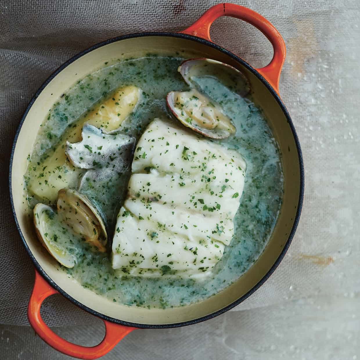Merluza en salsa verde (Hake in Parsley sauce)