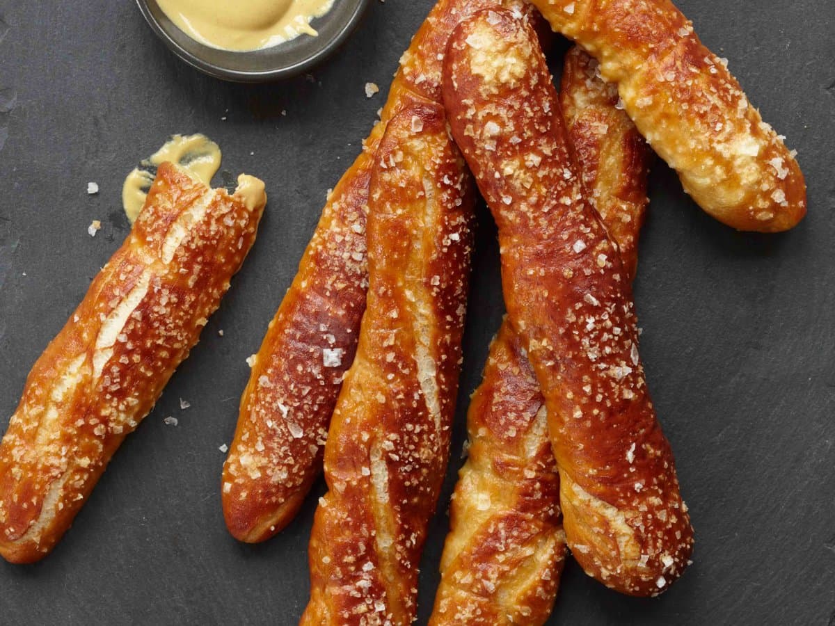 Cheesy pretzel twists